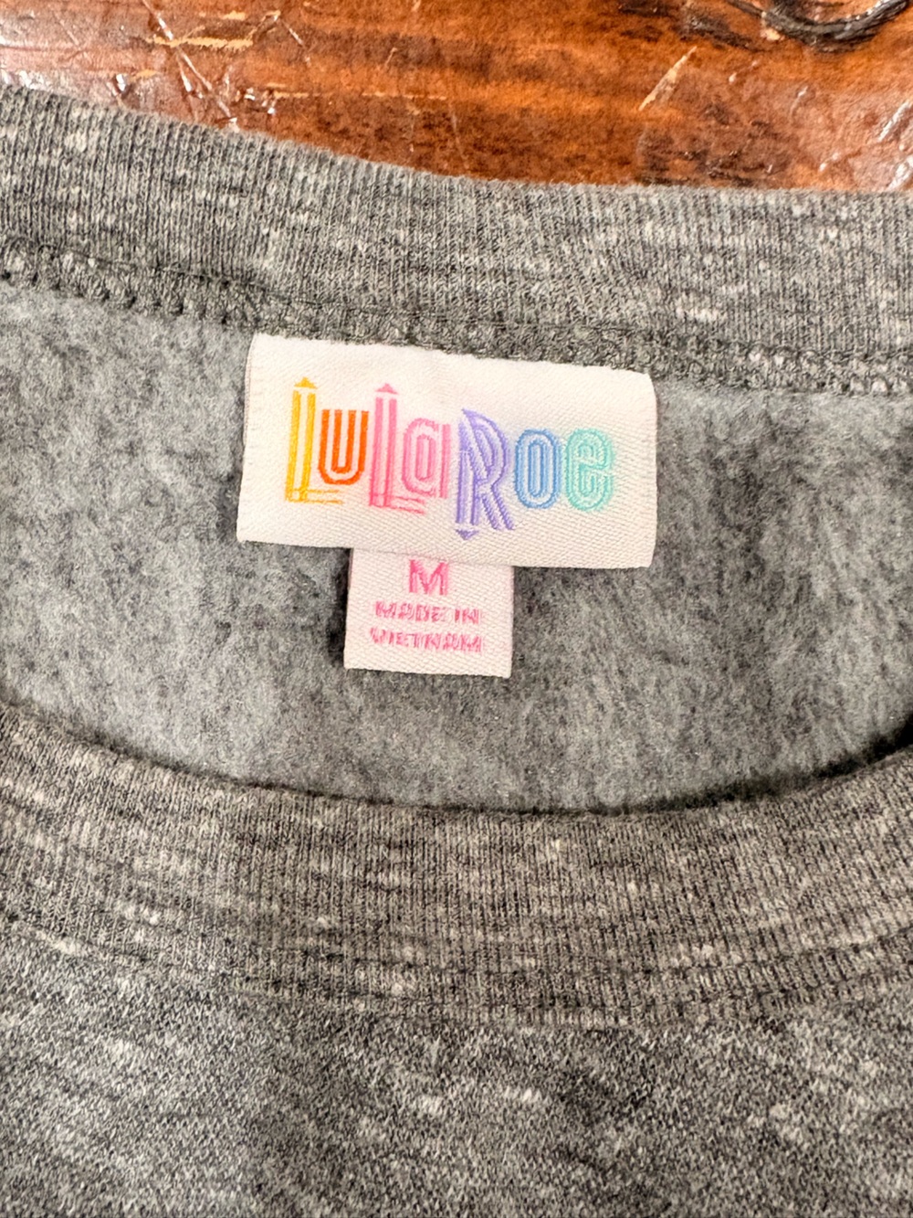 LuLaRoe Women’s Medium Heather Gray Crewneck Sweatshirt with White Logo - Picture 2 of 5
